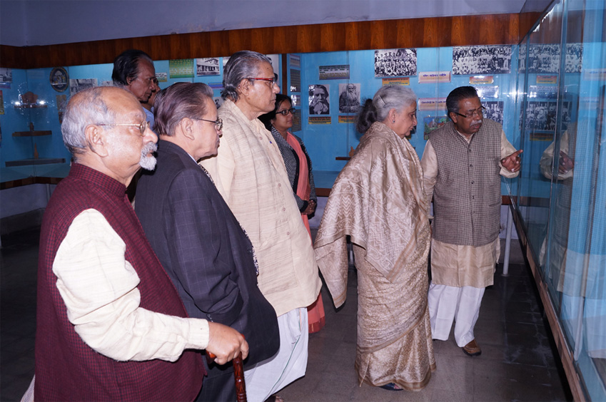 Culture Minister visited the Gandhi Samarak Sangrahalaya, Barraackpore on 1st February, 2014